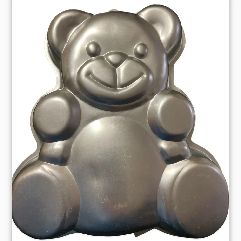 Wilton baking cake pans two animals bear and lamb NWT